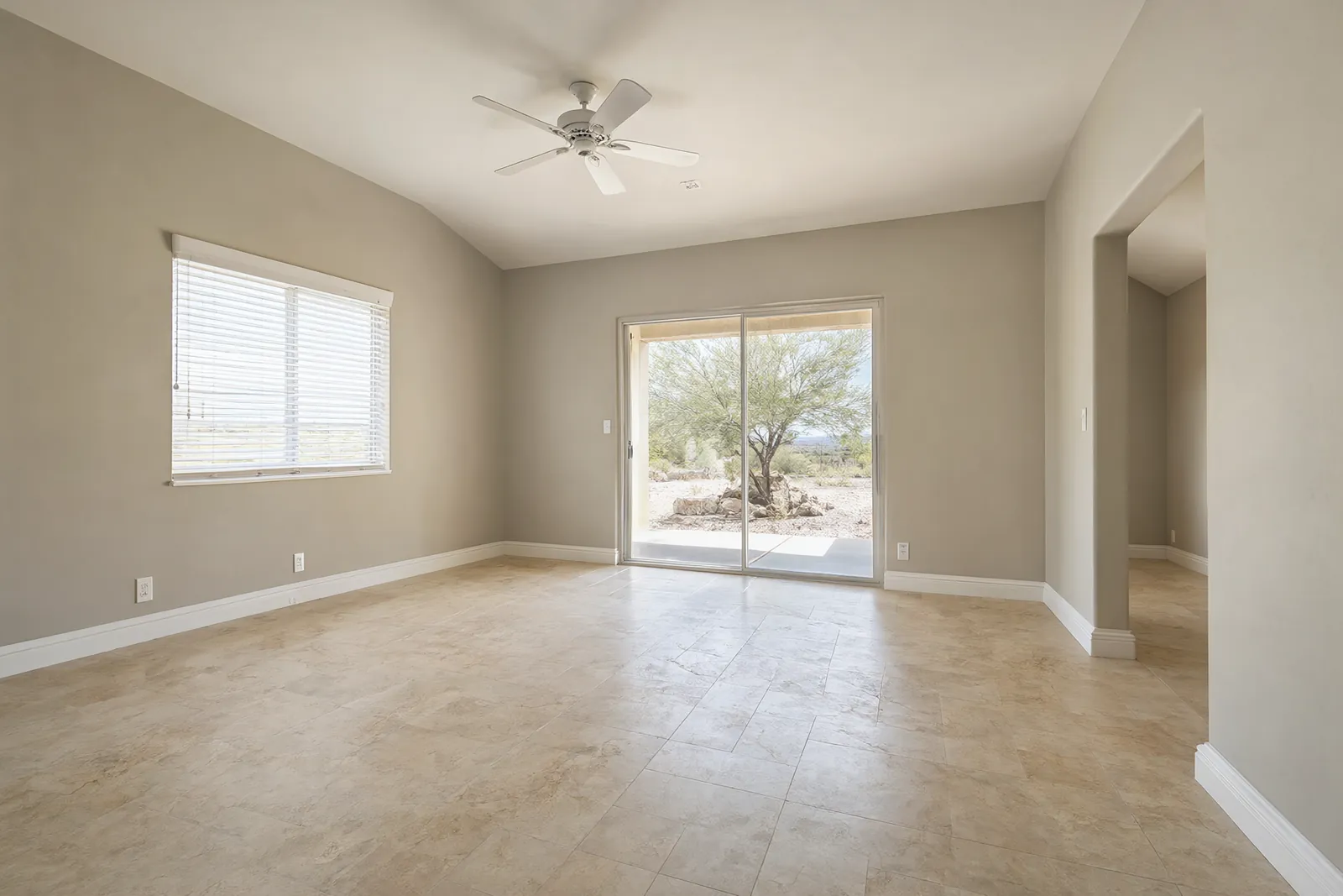 The same great room, empty